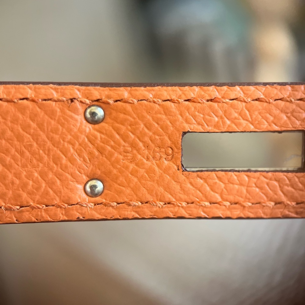 âSOLDâHermes Birkin 35 Mango on PHW
Epspm Leather Stamp P Square (2012) - Picture 9 of 16